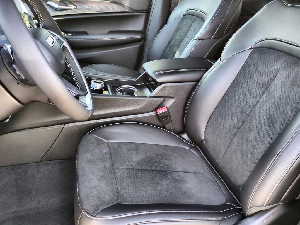 new 2025 Jeep Grand Cherokee car, priced at $36,151