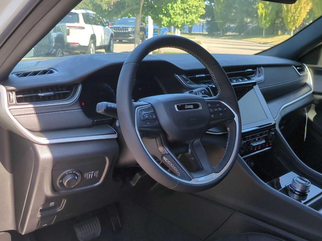 new 2025 Jeep Grand Cherokee car, priced at $36,151