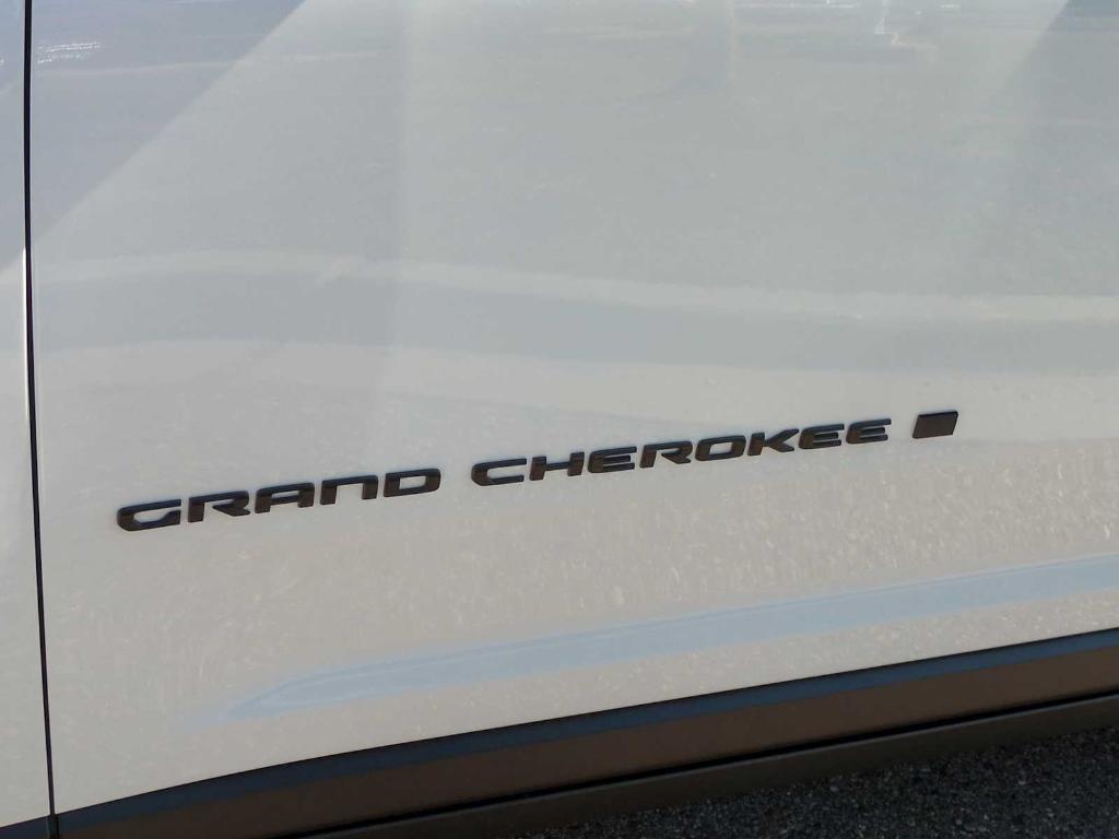 new 2025 Jeep Grand Cherokee car, priced at $36,151