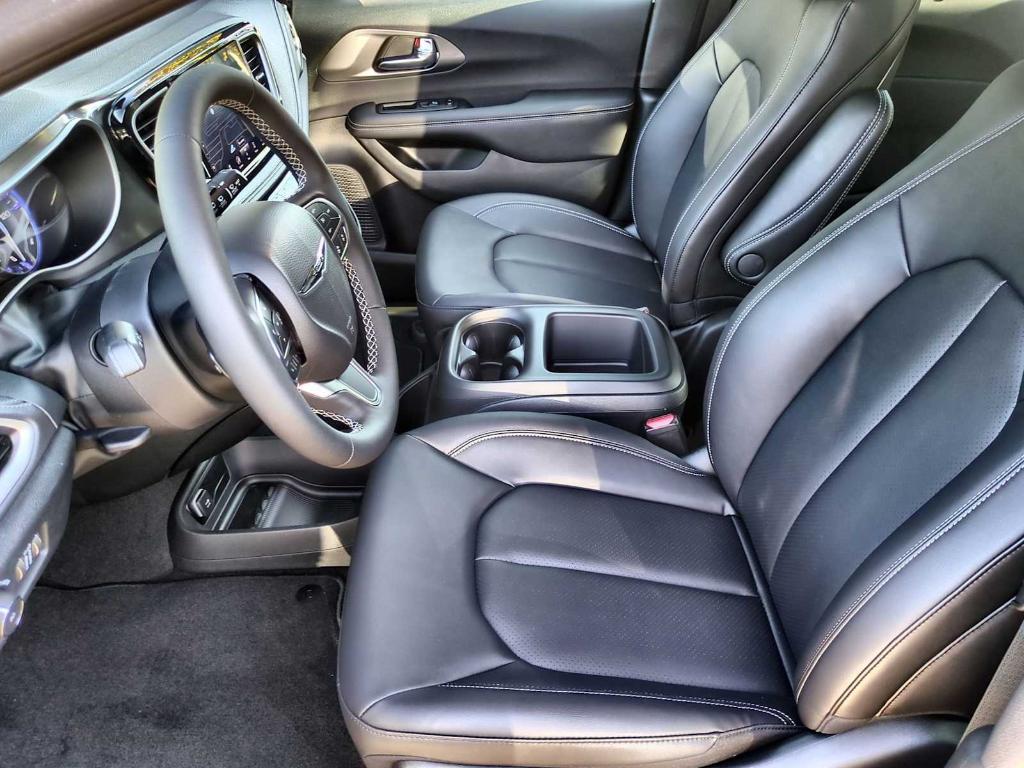 new 2026 Chrysler Pacifica car, priced at $40,637