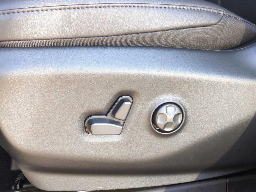 new 2026 Chrysler Pacifica car, priced at $40,637