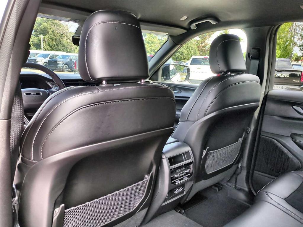 new 2025 Jeep Grand Cherokee car, priced at $39,842
