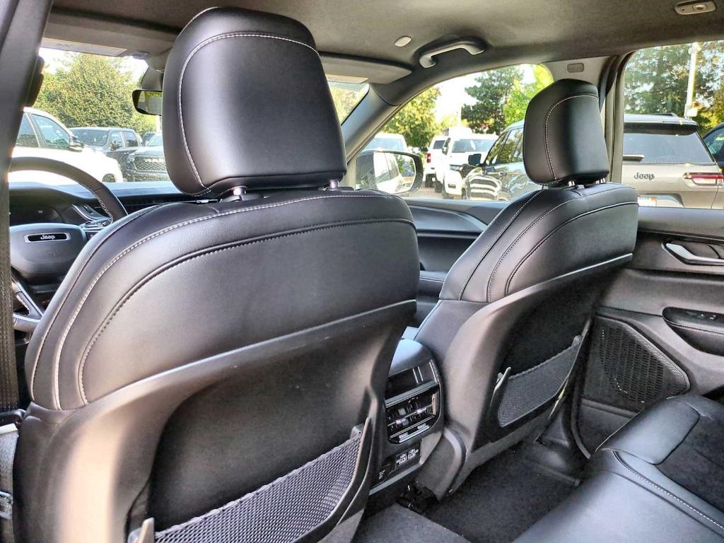 new 2025 Jeep Grand Cherokee car, priced at $39,351