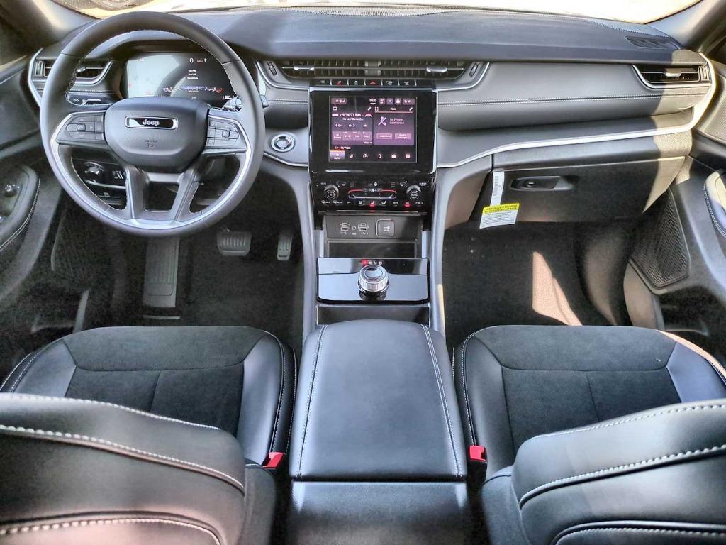 new 2025 Jeep Grand Cherokee car, priced at $39,351