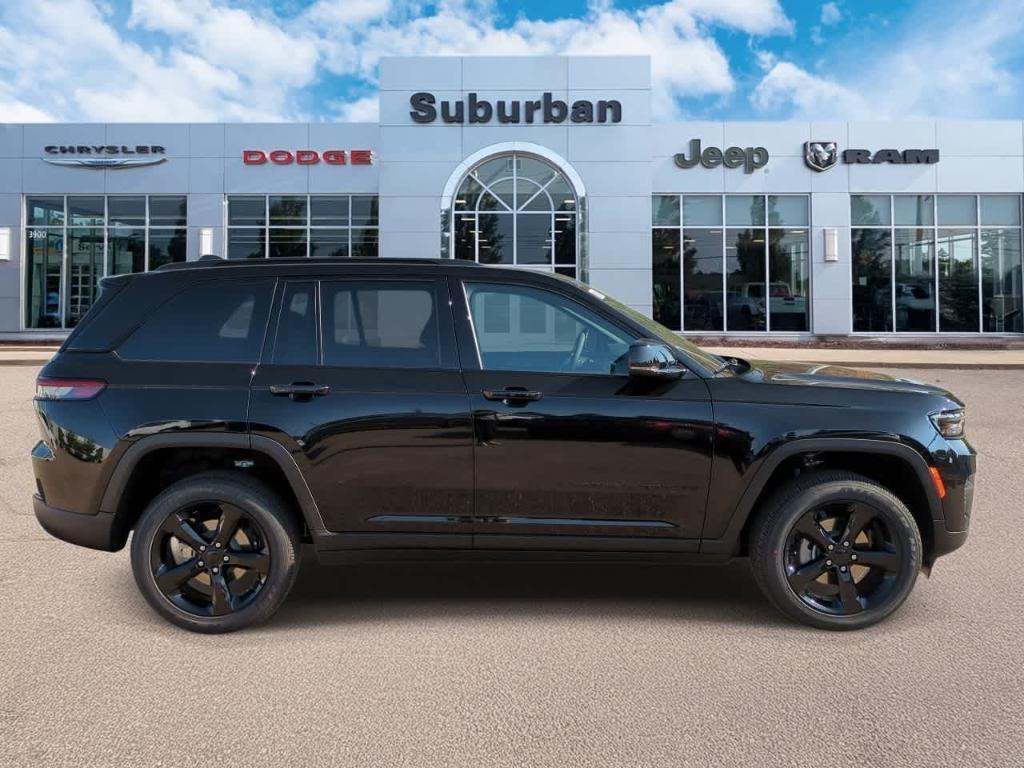 new 2025 Jeep Grand Cherokee car, priced at $39,351