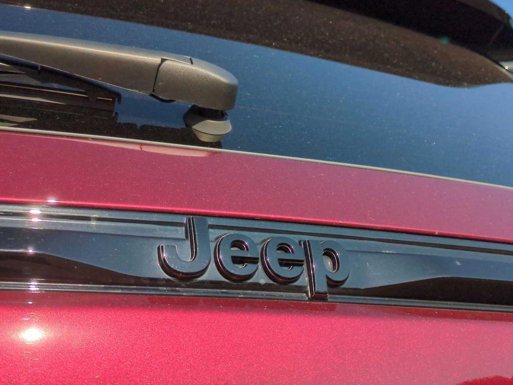 used 2024 Jeep Grand Cherokee car, priced at $29,588