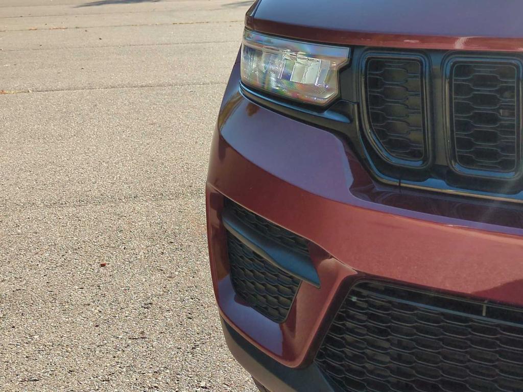 used 2024 Jeep Grand Cherokee car, priced at $29,588