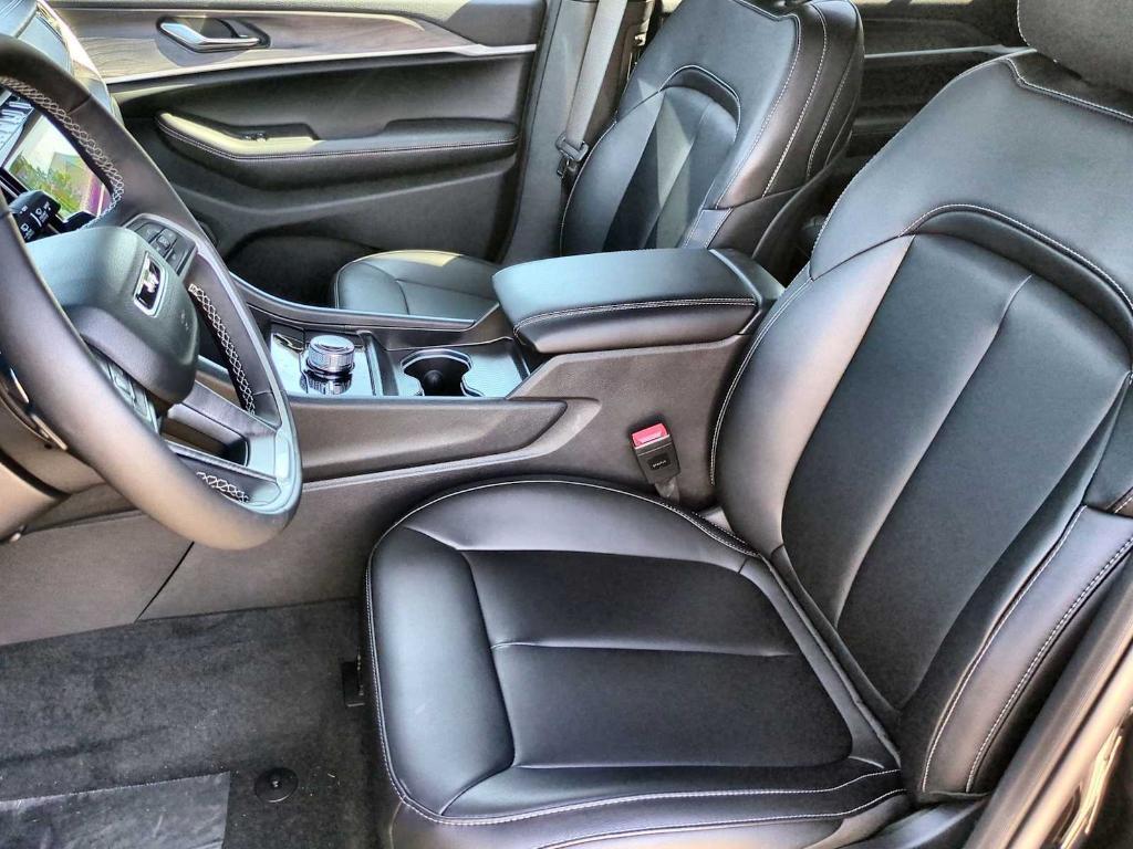 new 2025 Jeep Grand Cherokee L car, priced at $43,967