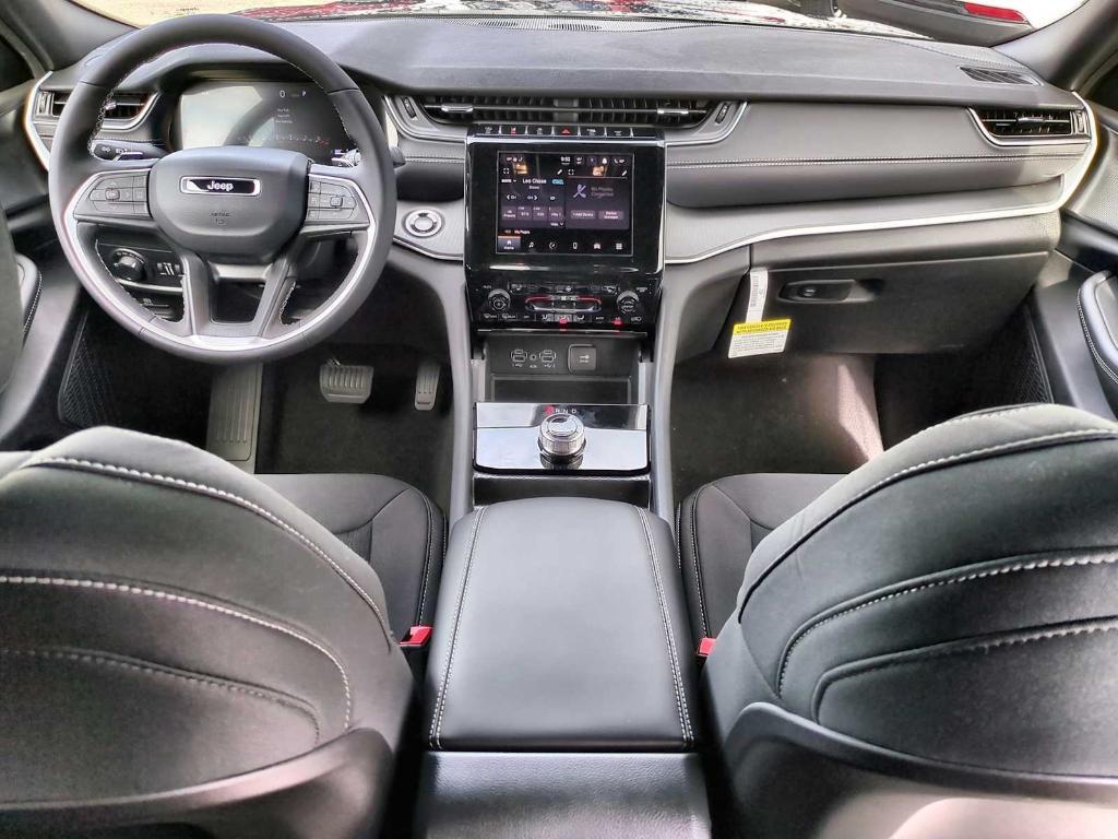 new 2025 Jeep Grand Cherokee car, priced at $33,544