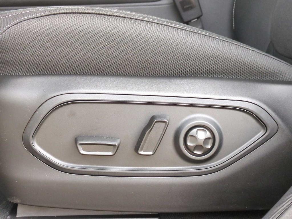 new 2025 Jeep Grand Cherokee car, priced at $33,544