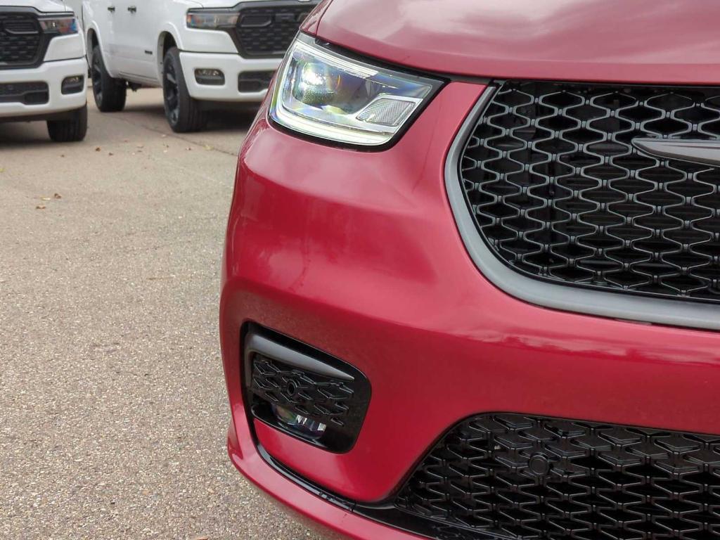 new 2026 Chrysler Pacifica car, priced at $38,084