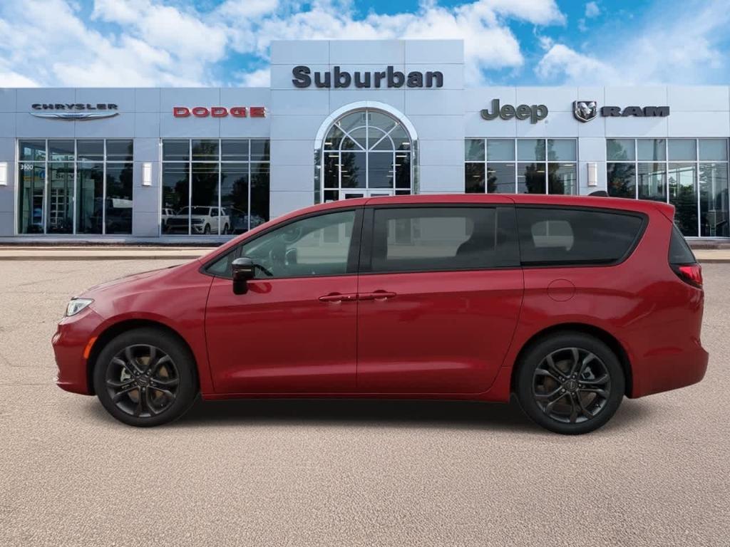 new 2026 Chrysler Pacifica car, priced at $38,084