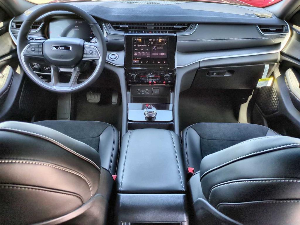new 2025 Jeep Grand Cherokee car, priced at $36,660