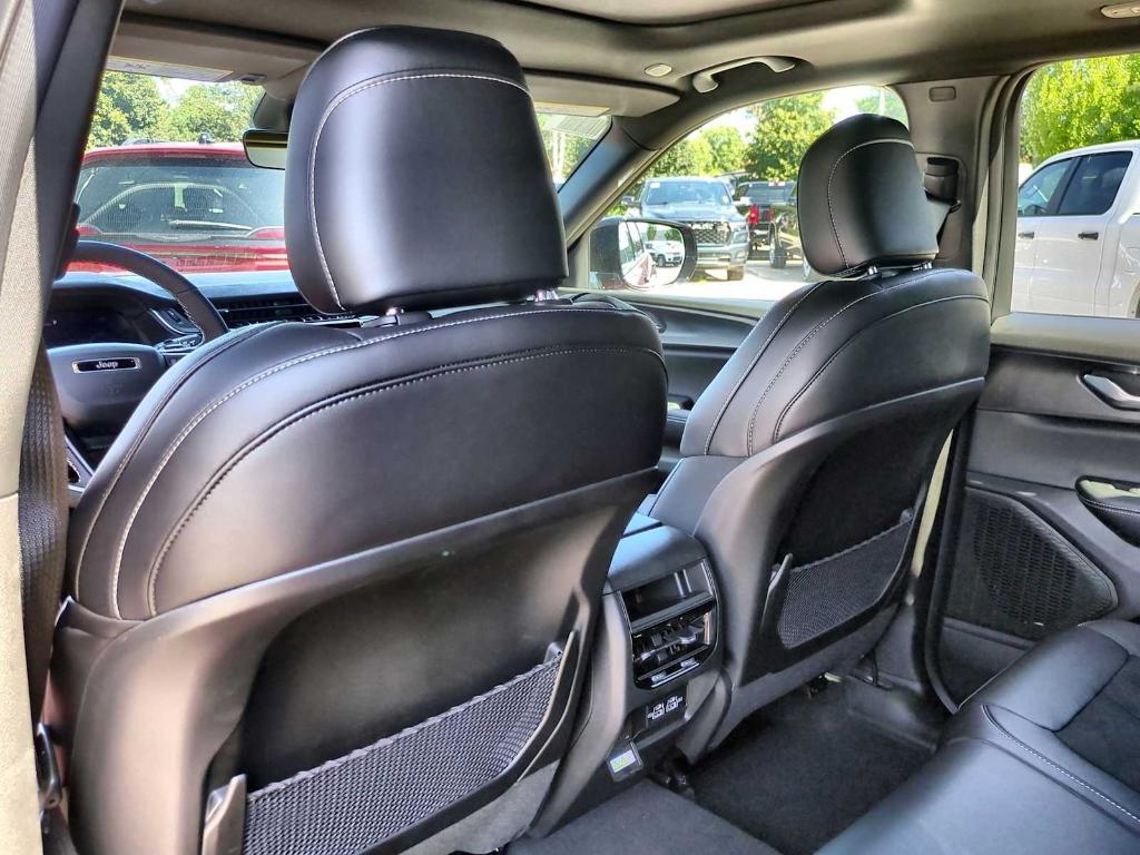 new 2025 Jeep Grand Cherokee car, priced at $36,660