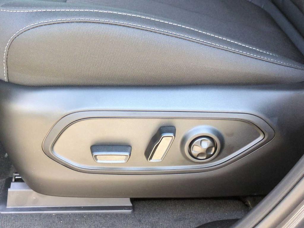 new 2025 Jeep Grand Cherokee L car, priced at $38,076