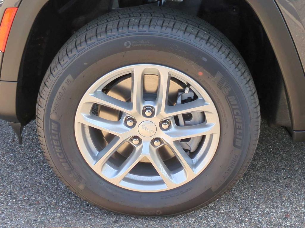 new 2025 Jeep Grand Cherokee L car, priced at $38,076