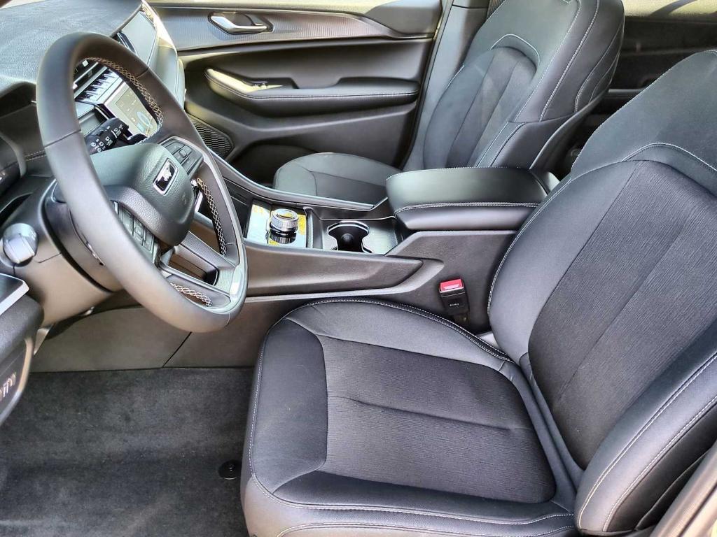 new 2025 Jeep Grand Cherokee L car, priced at $38,076