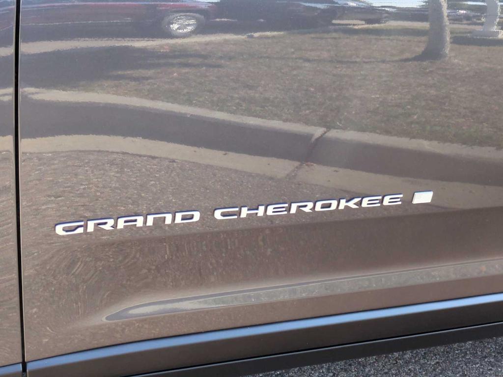 new 2025 Jeep Grand Cherokee L car, priced at $38,076
