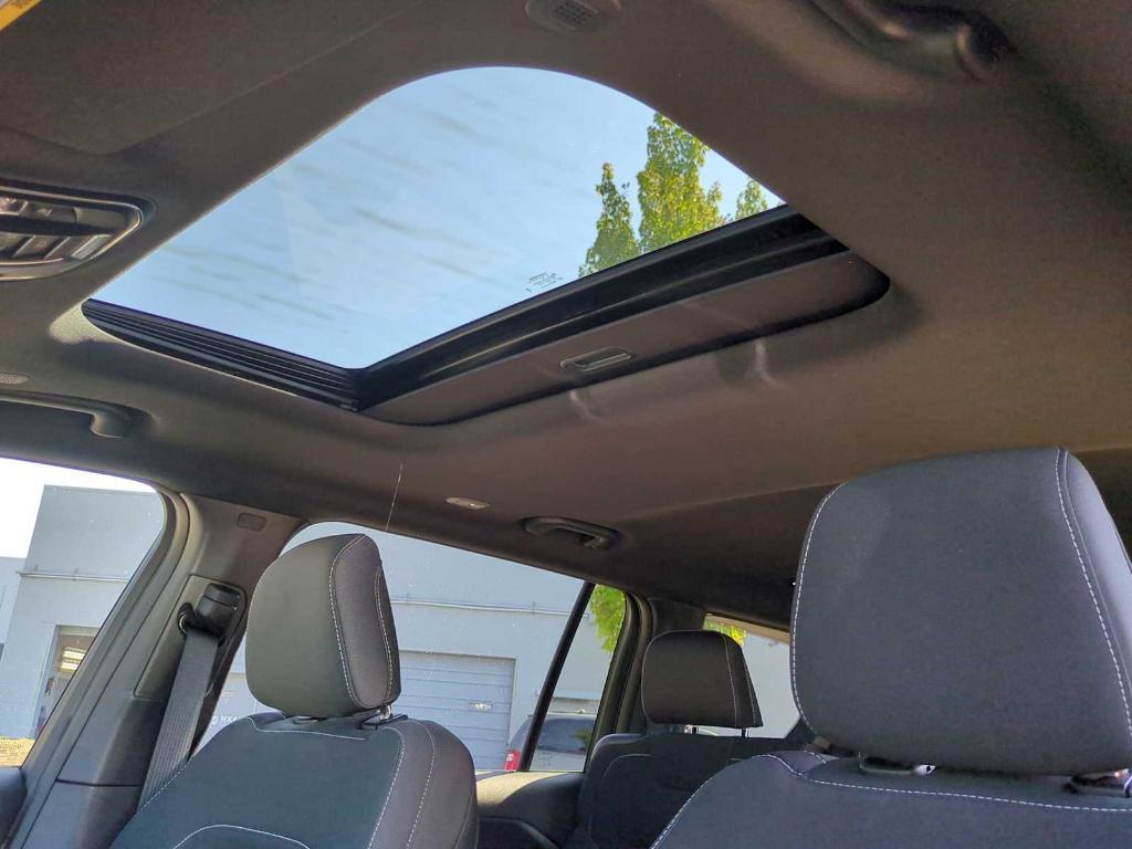 new 2025 Jeep Grand Cherokee L car, priced at $38,076