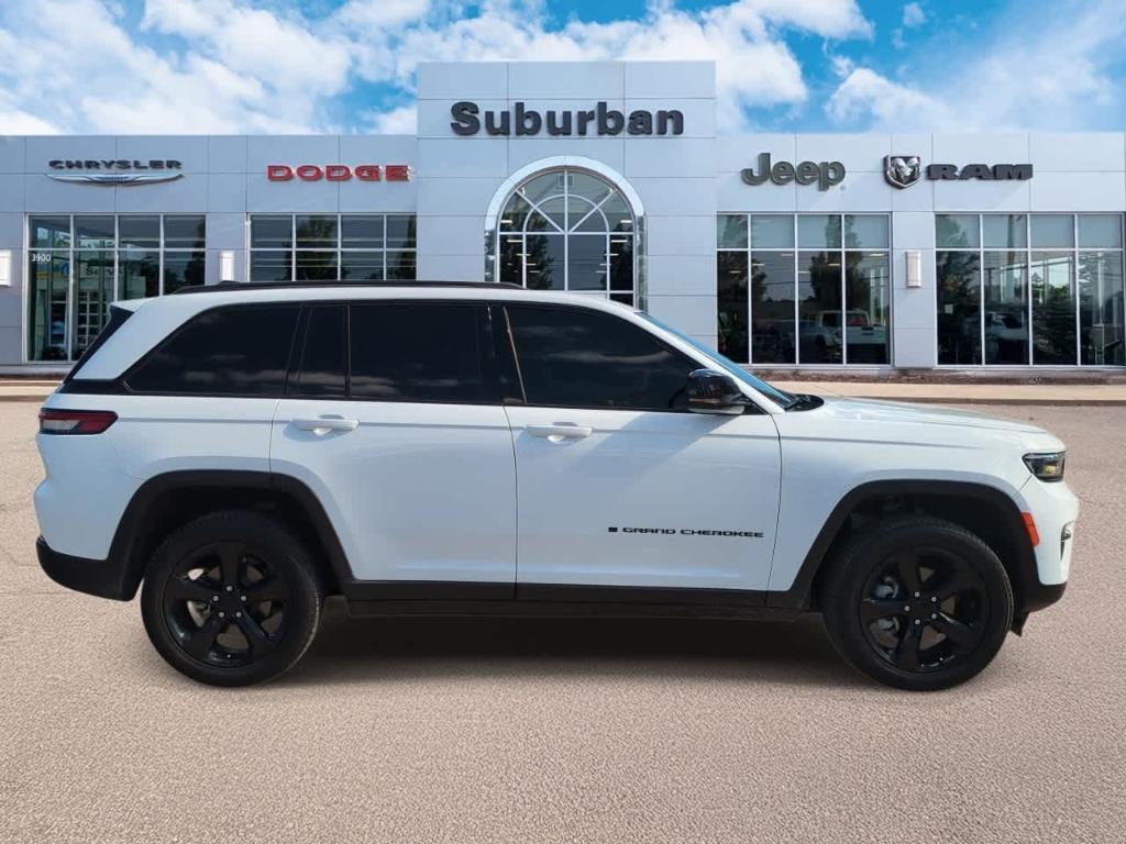 used 2024 Jeep Grand Cherokee car, priced at $35,870