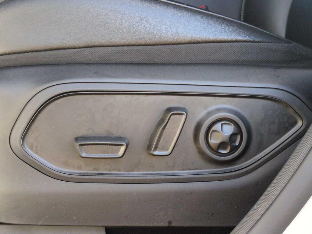 used 2024 Jeep Grand Cherokee car, priced at $35,870