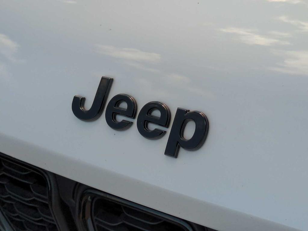 used 2024 Jeep Grand Cherokee car, priced at $35,870