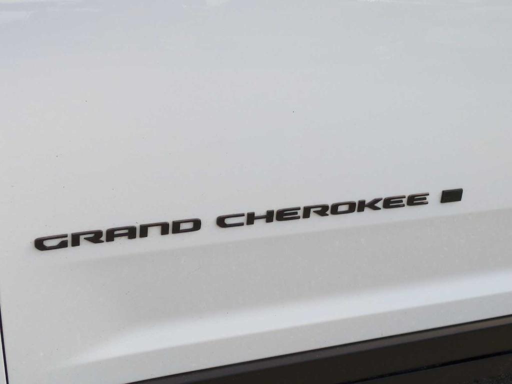 used 2024 Jeep Grand Cherokee car, priced at $35,870