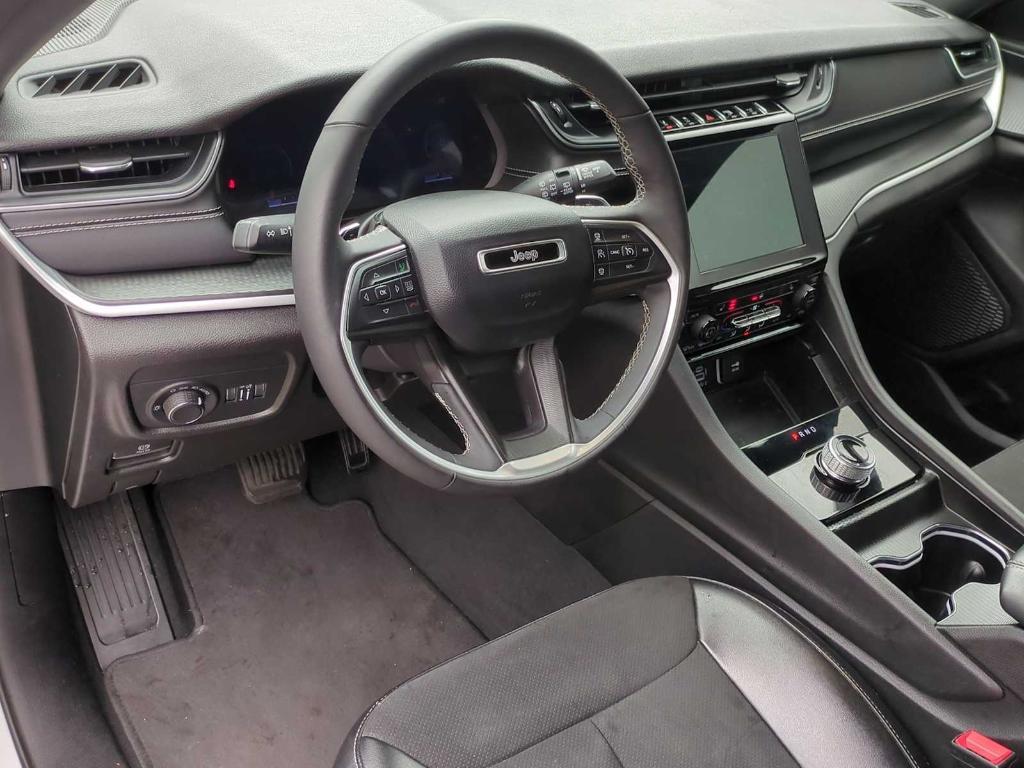 used 2024 Jeep Grand Cherokee car, priced at $27,990