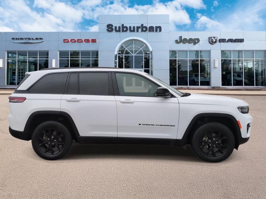 used 2024 Jeep Grand Cherokee car, priced at $27,990