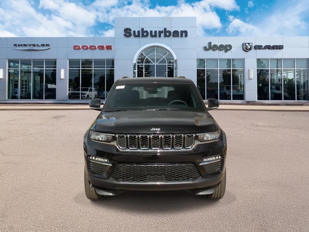new 2025 Jeep Grand Cherokee car, priced at $40,992