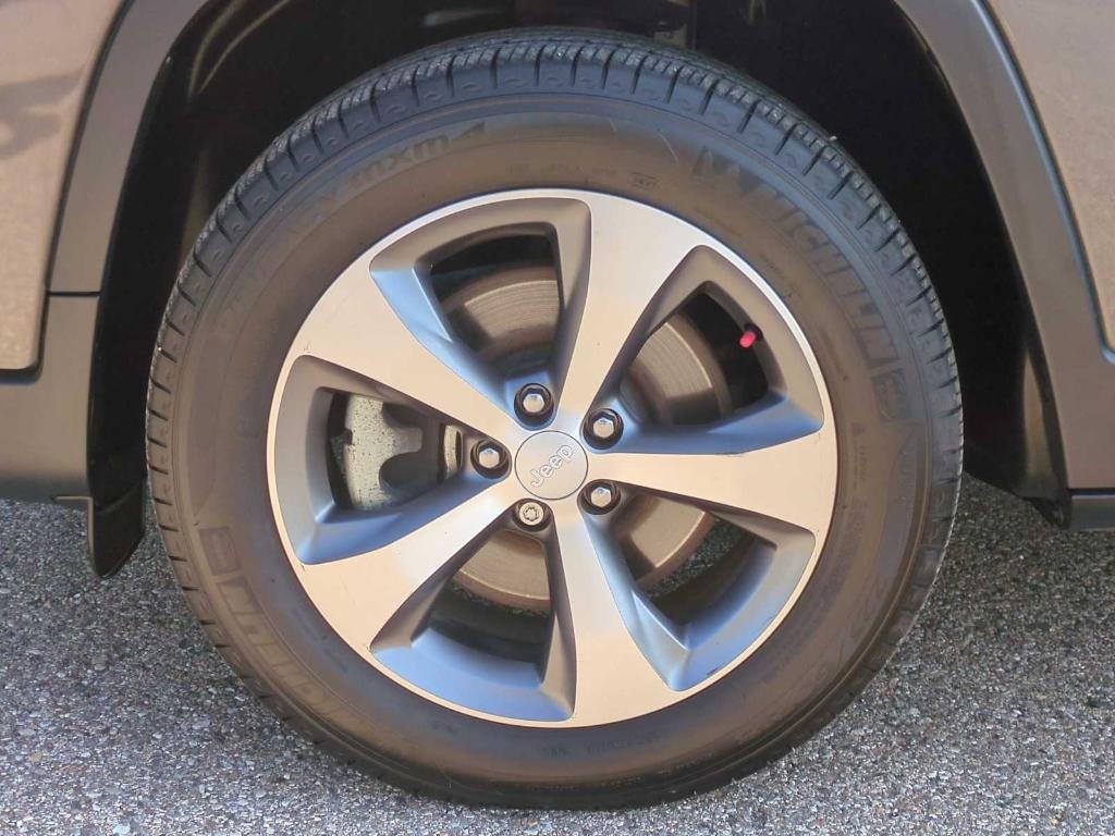 used 2022 Jeep Cherokee car, priced at $19,488