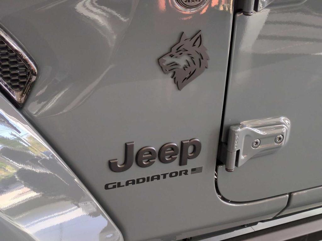 new 2025 Jeep Gladiator car, priced at $69,597