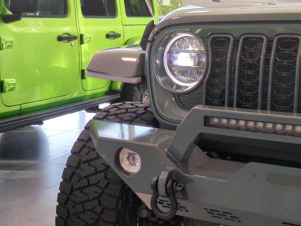 new 2025 Jeep Gladiator car, priced at $69,597