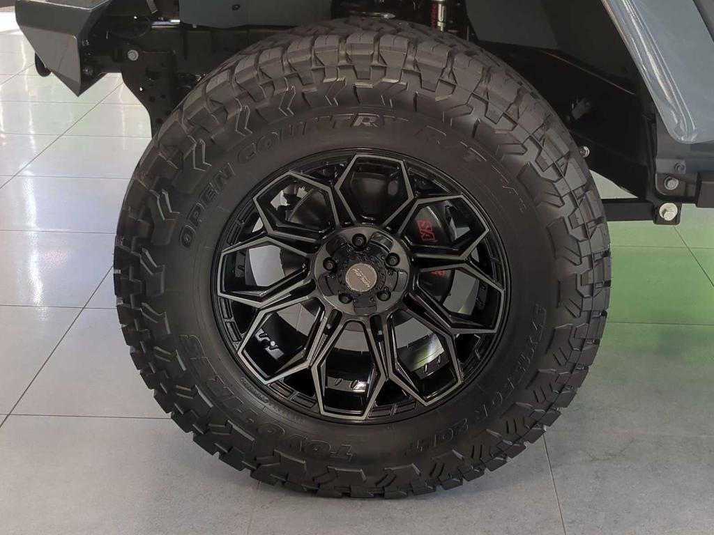new 2025 Jeep Gladiator car, priced at $69,597