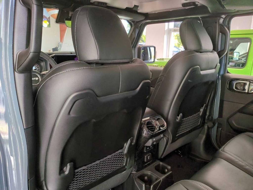 new 2025 Jeep Gladiator car, priced at $69,597