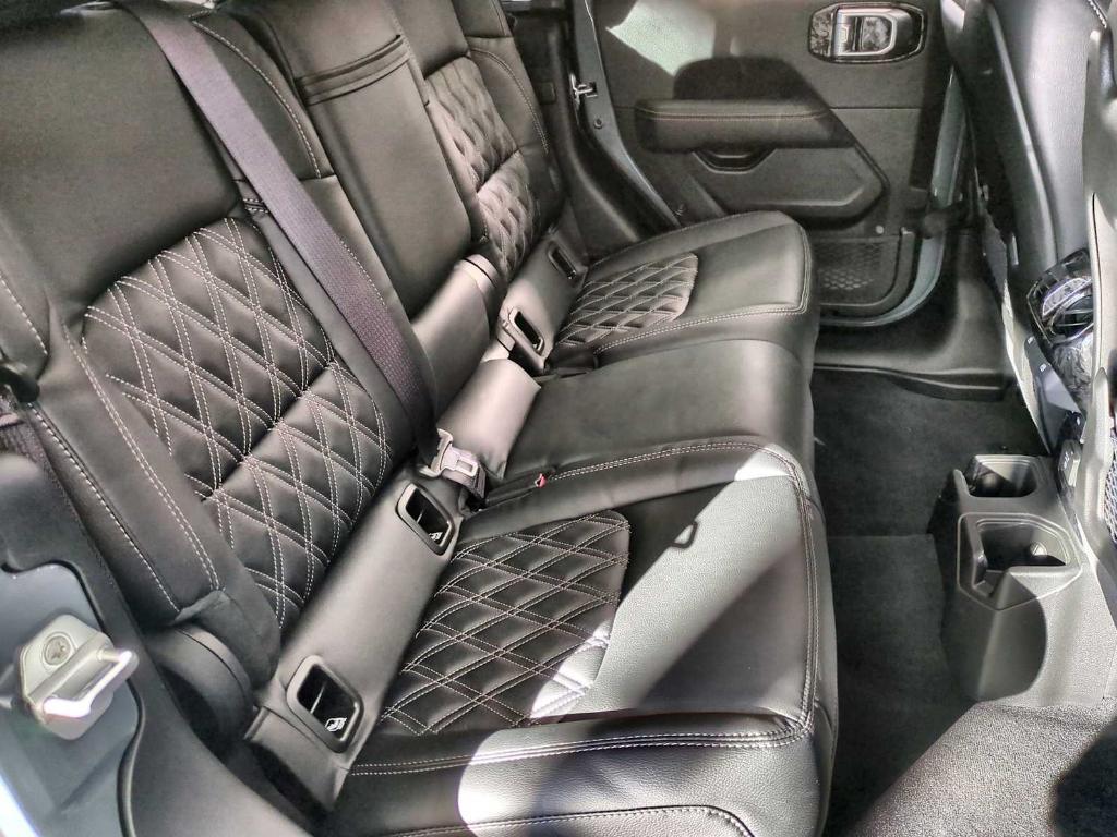 new 2025 Jeep Gladiator car, priced at $69,597