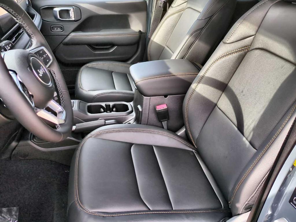 new 2026 Jeep Wrangler car, priced at $51,126