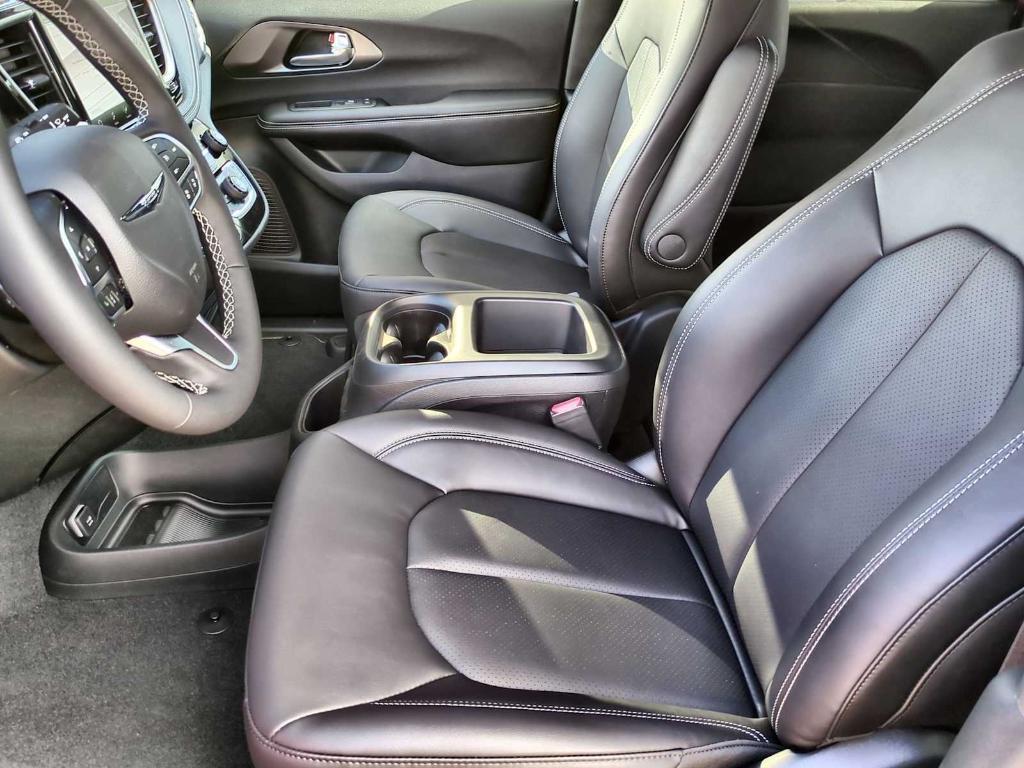 new 2026 Chrysler Pacifica car, priced at $38,084
