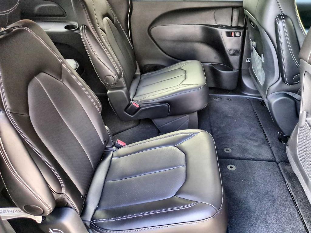 new 2026 Chrysler Pacifica car, priced at $37,532