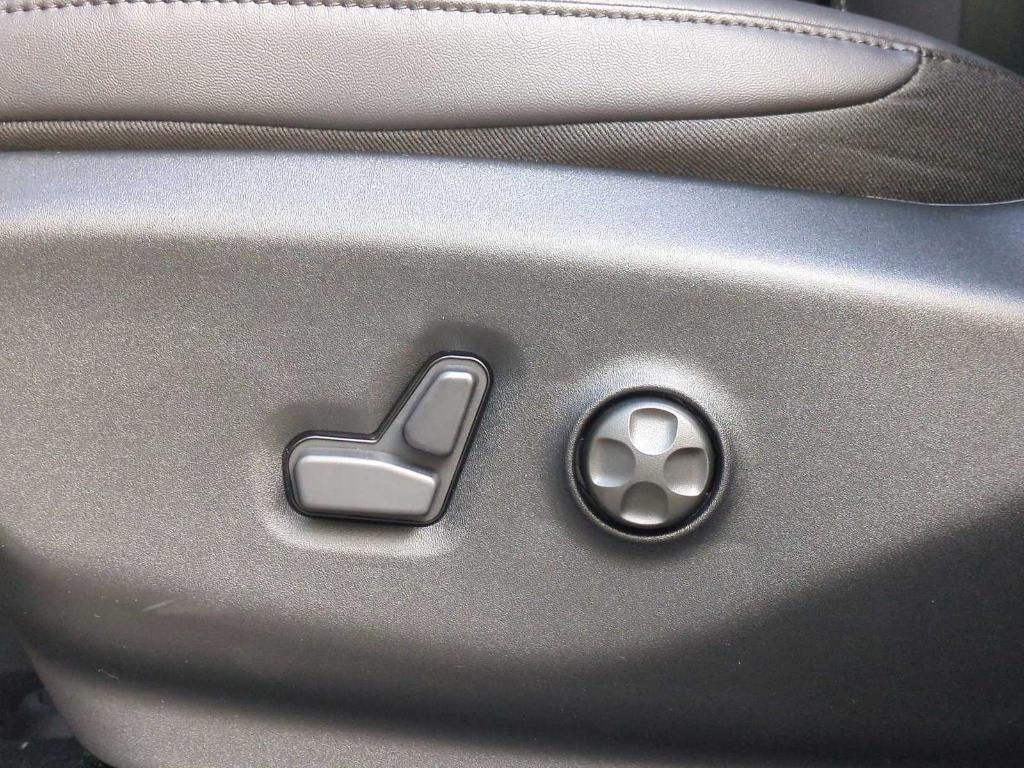 new 2026 Chrysler Pacifica car, priced at $37,532