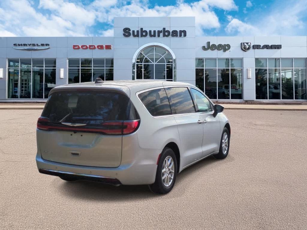 new 2026 Chrysler Pacifica car, priced at $37,532