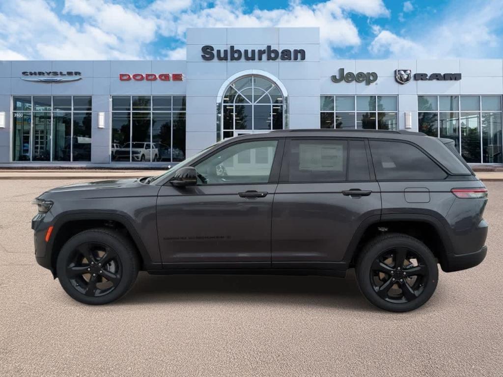 new 2025 Jeep Grand Cherokee car, priced at $40,660