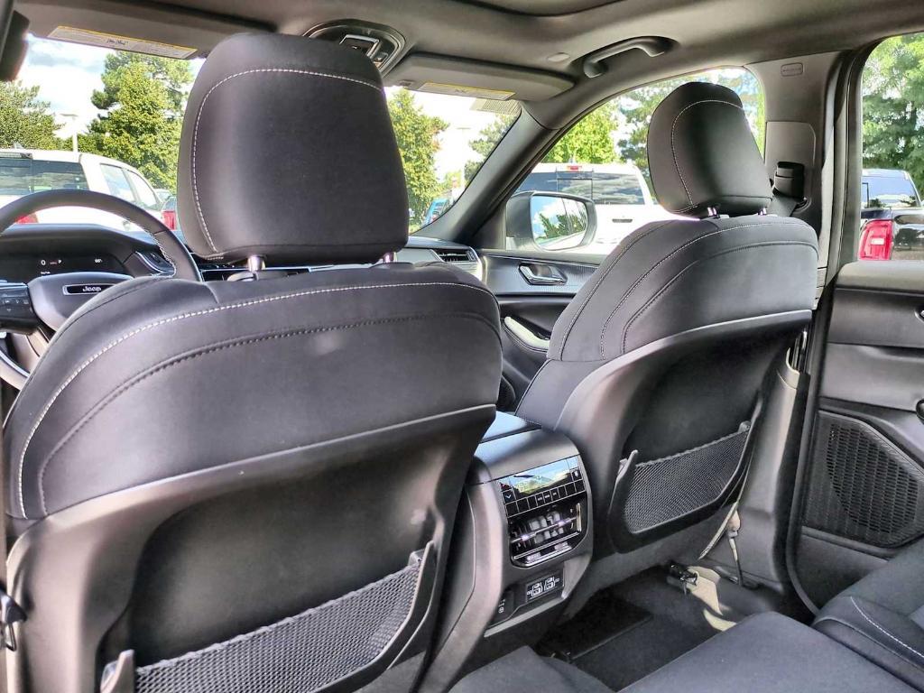 new 2025 Jeep Grand Cherokee L car, priced at $38,597