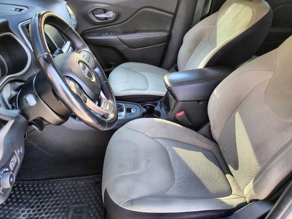 used 2016 Jeep Cherokee car, priced at $7,488