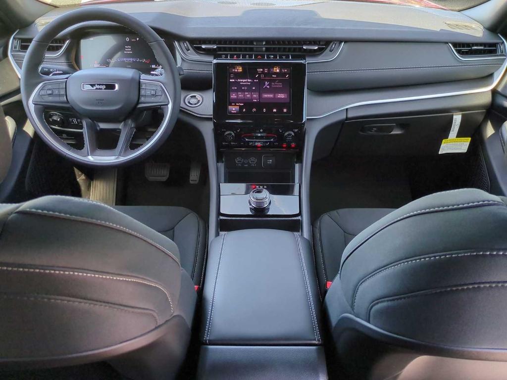 new 2025 Jeep Grand Cherokee car, priced at $38,425