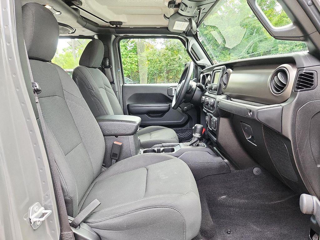 used 2021 Jeep Gladiator car, priced at $27,298