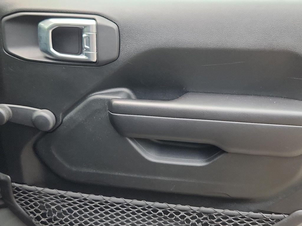 used 2021 Jeep Gladiator car, priced at $27,298