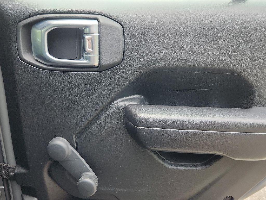 used 2021 Jeep Gladiator car, priced at $27,298