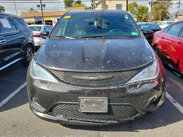 used 2019 Chrysler Pacifica car