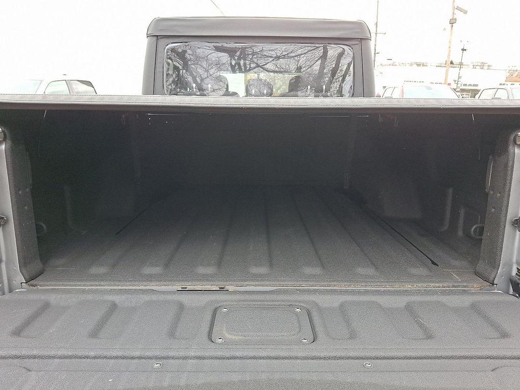 used 2021 Jeep Gladiator car, priced at $32,583